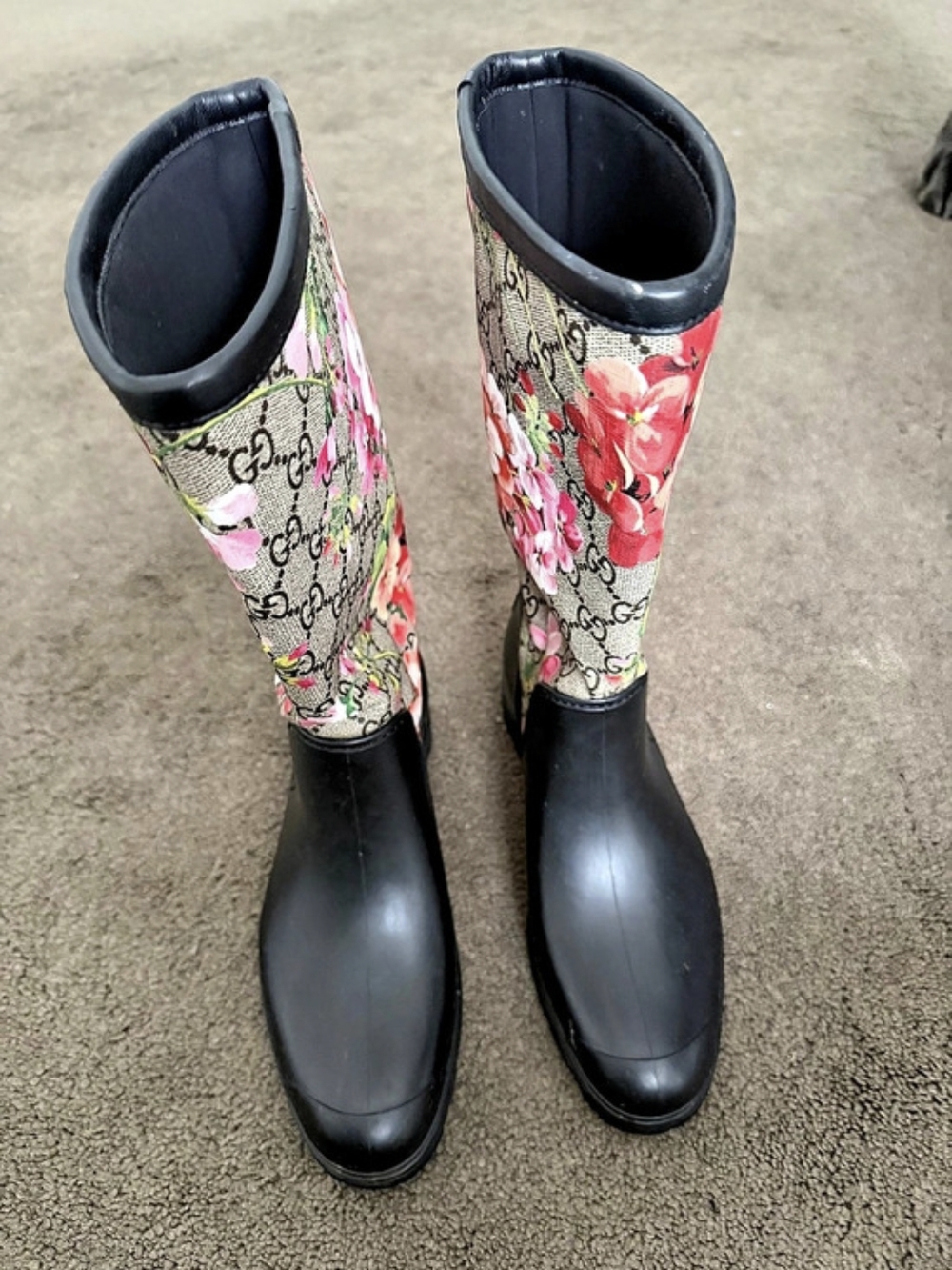 Gucci GG Blooms Supreme Rain Boots Floral Rain Boots in Black & Pink Sz 36